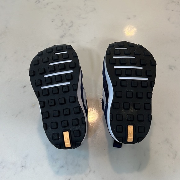 Nike sneakers - Picture 2 of 2